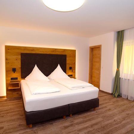 Hotel Gasthof Krone Шпальт Экстерьер фото